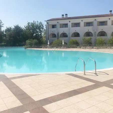 Luxury The Poet In With Pool