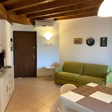 Apartment Luxury The Poet In With Pool Manerba del Garda